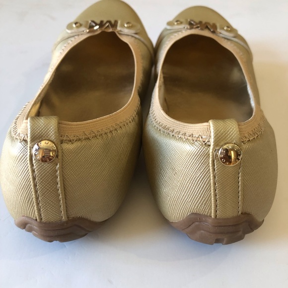 Michael Kors “Rover Heidi” Gold Ballet Flats Size 2 Gently Worn - Picture 4 of 10